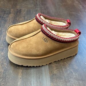Ugg Tazz platform ugg, womans 7.  Brand new in box